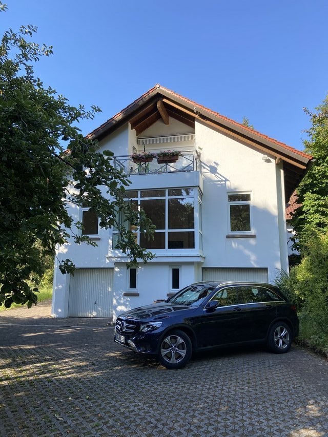 12 min to RAB - 3-BR Top-Floor Apartment in Siegelbach